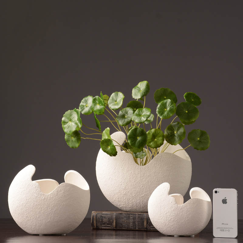 White Modern Ceramic Round Textured Vase